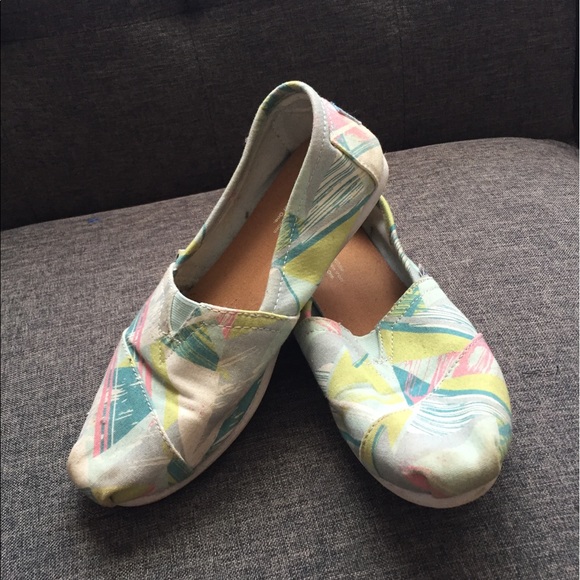 Toms Shoes - Toms Women's Canvas Shoes Size 8